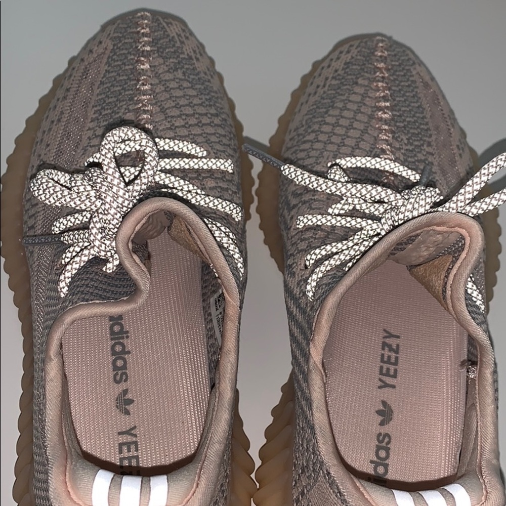 YEEZYS 350 Synth (FAKE) 🌟